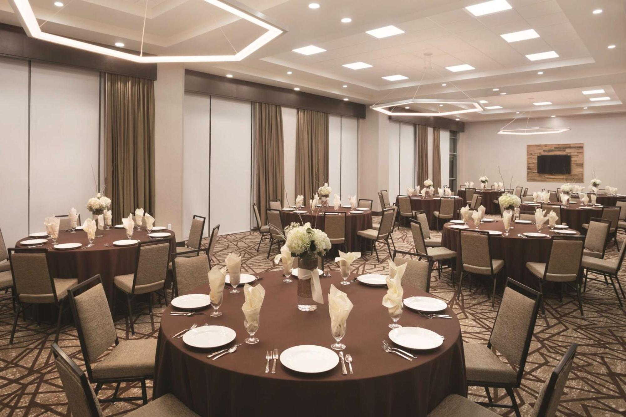 Hilton Garden Inn Downtown Бирмингем Экстерьер фото